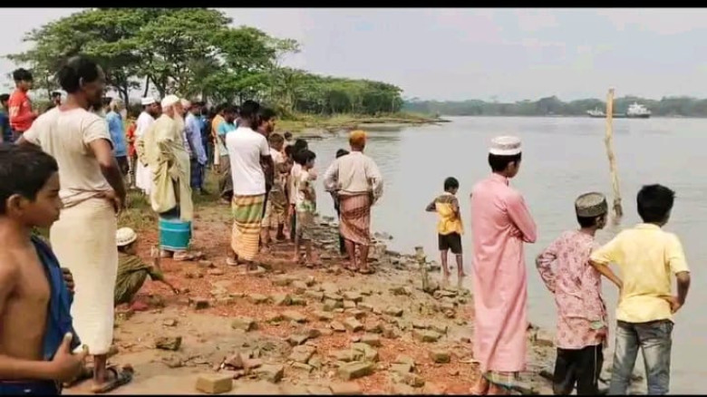ঝালকাঠির সুগন্ধা নদীতে লঞ্চের ধাক্কায় নৌকাডুবি শিশ...