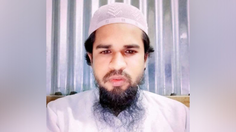 অজ্ঞাত স্থান থেকে অভিযুক্ত শিক্ষক আমান উল্লাহ এর ভ...
