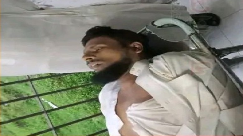 জমিজমার বিরোধে মসজিদের ভেতরে নামাজরত ভাইকে কুপিয়ে ...